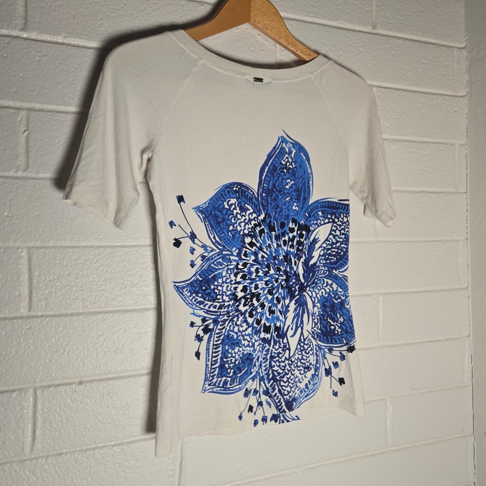 St. John Floral Graphic Scoop Neck Top Medium Luxury 90s Grunge Fairy Casual Y2K - Picture 6 of 6